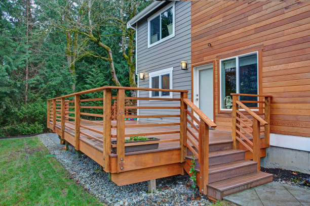 What Homeowners Should Know About New Decks Building Projects?